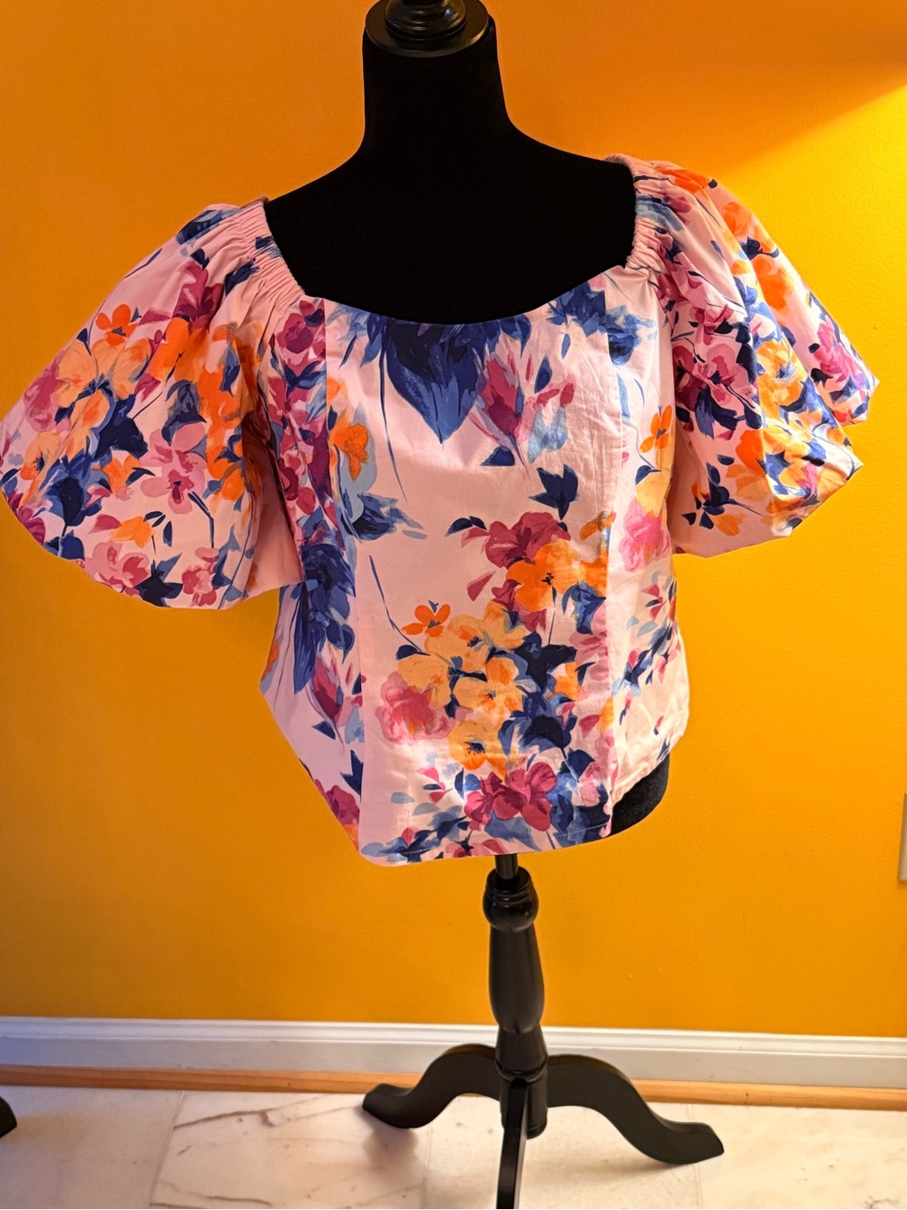 C. Wonder Pink Floral Puff-Sleeve Square Neck Top